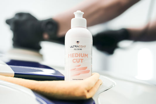 Medium Cut - Polishing compound with perfect surface finish in one step.